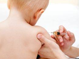 शिशु-के-1-वर्ष-पे-टीका
